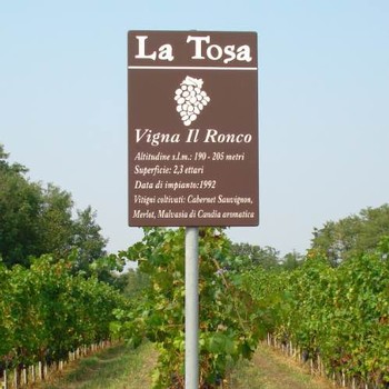 Signage for La Tosa Winery