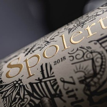 Close up of beautiful Spolert label